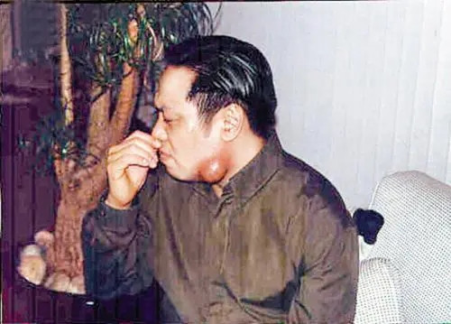 Sau đó, La Triệu Huy chuyển đến định cư tại Macau dự định làm lại cuộc đời. Tuy nhiên, vị đại gia hết thời vẫn không thể từ bỏ lối sống ăn chơi với cờ bạc và gái đẹp.