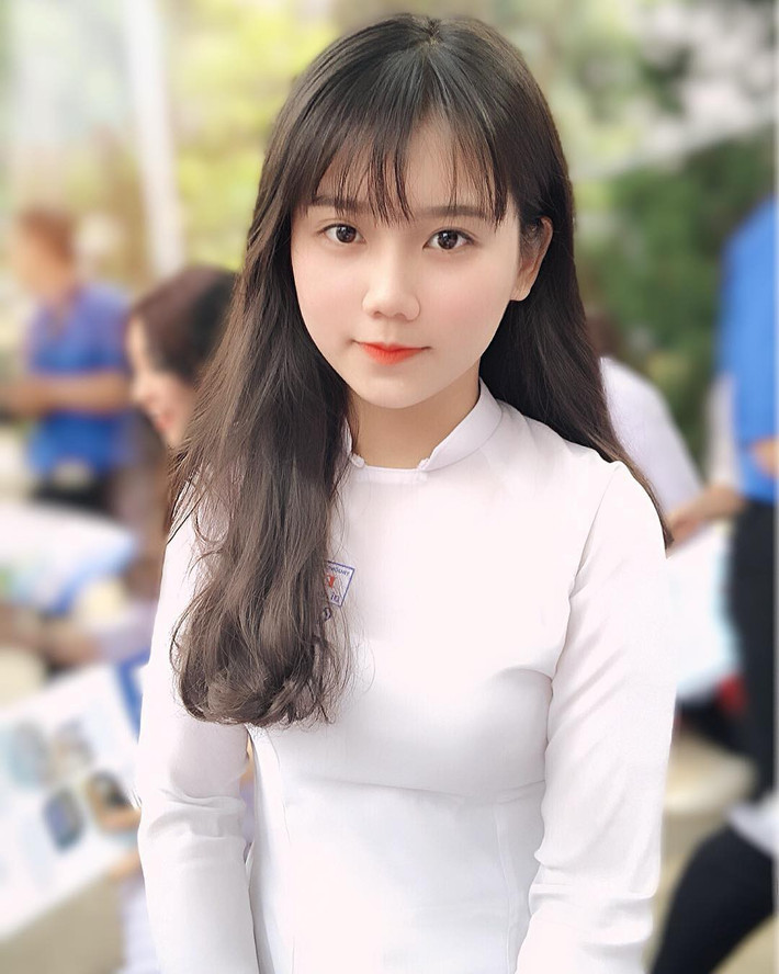 Đứng trước lời mời hấp dẫn nhưng Trúc Đào cho biết mình vẫn luôn ưu tiên việc học hàng đầu đặc biệt trong thời gian ôn luyện thi Đại học năm nay.