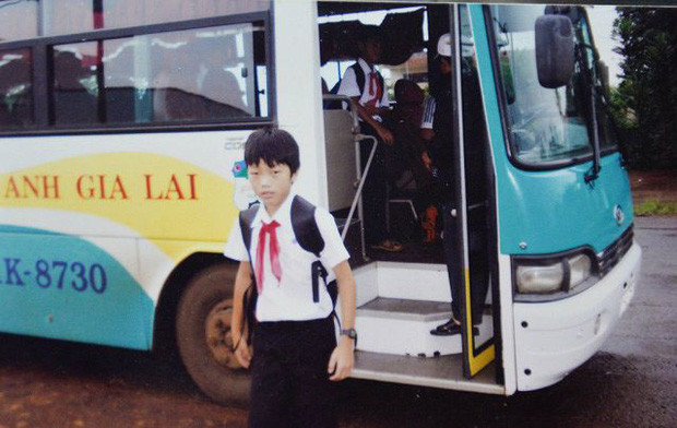 Ở học viện HAGL, Xuân Trường được đánh giá học giỏi văn hóa bằng vốn ngoại ngữ khá chuẩn. Đây là hình ảnh tiền vệ khi còn đi học tại Gia Lai.