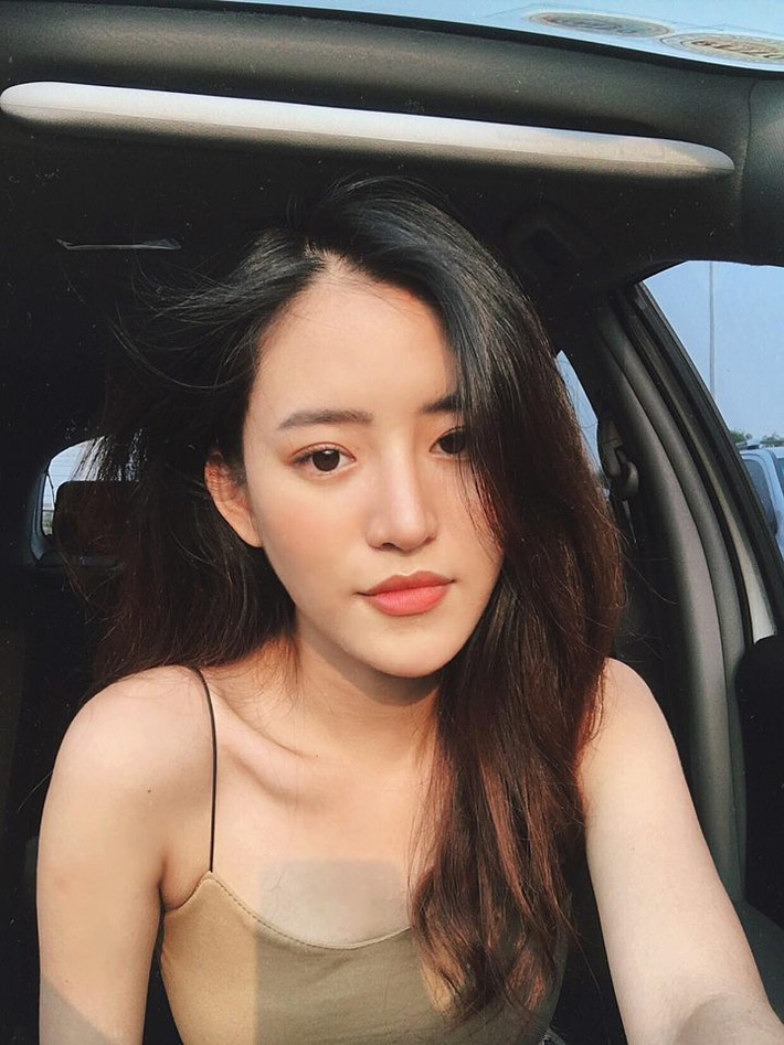 Xinh đẹp, giỏi giang, nổi tiếng từ sớm và nhận được nhiều sự yêu mến. Tuy nhiên, đôi khi những sự yêu mến đó lại mang đến rắc rối cho Trâm Ngô.