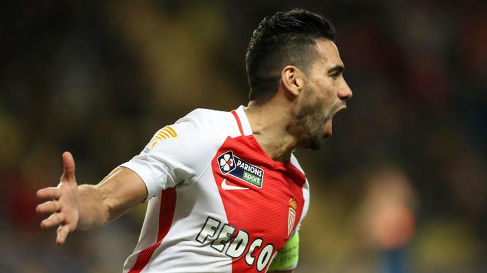 Một vài nguồn tin cho rằng HLV Unai Emery của Arsenal đang quan tâm tới tiền đạo Radamel Falcao, người đang thuộc biên chế CLB AS Monaco.