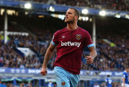Chuyển nhượng bóng đá từ Bleacher Report, để đề phòng bất trắc vụ Higuain, Chelsea đã nhắm tới Marko Arnautovic.