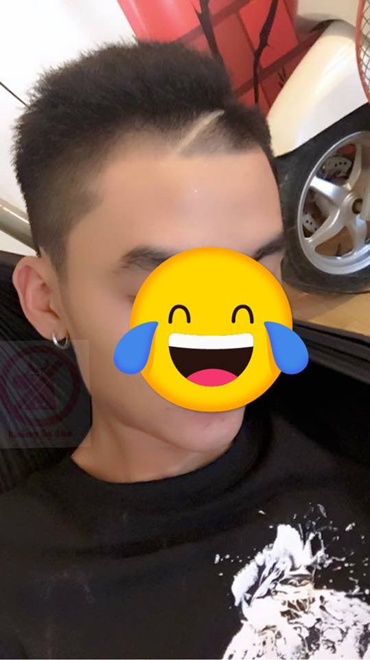 Không chỉ là một đường kẻ thẳng mà các anh chàng thợ tóc còn phá cách cho các khách hàng của mình những đường chéo.