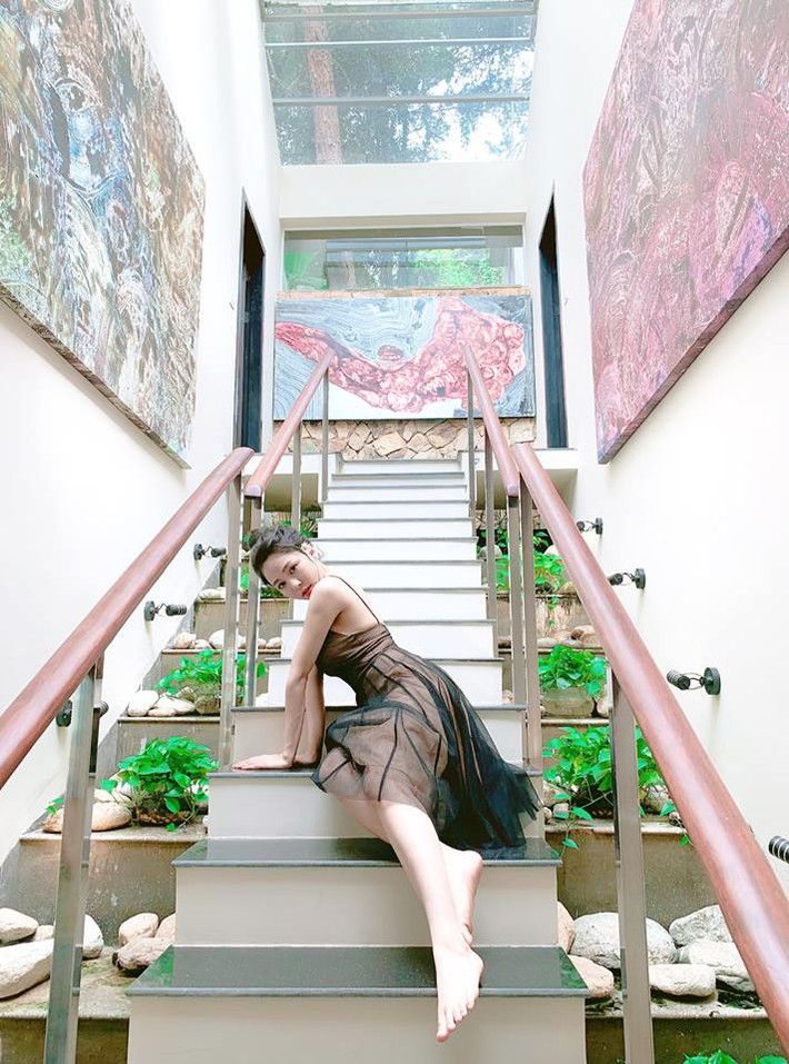 Cụ thể, Trâm Anh từng tâm sự rằng: "Quang Hải đá hay thì khỏi bàn rồi. Và thủ môn Bùi Tiến Dũng bắt bóng giỏi. Có điều đặc biệt nữa là Bùi Tiến Dũng cùng quê với Trâm Anh".
