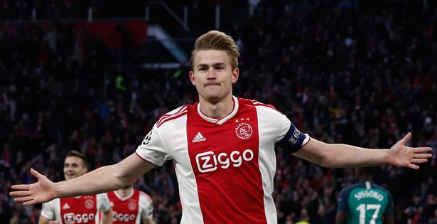 Chuyển nhượng bóng đá từ Mirror, cơ hội để MU sở hữu Matthijs de Ligt là không hề nhỏ, theo như tuyên bố của Edwin van der Sar.