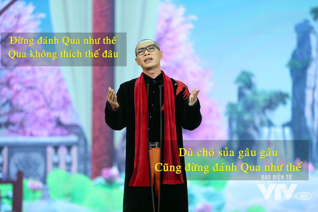Mọi năm Bắc Đẩu lộng lẫy là thế nhưng năm nay xuất hiện với hình dạng đầu trọc và mặc thời trang "đụng hàng" các sao hạng A showbiz.