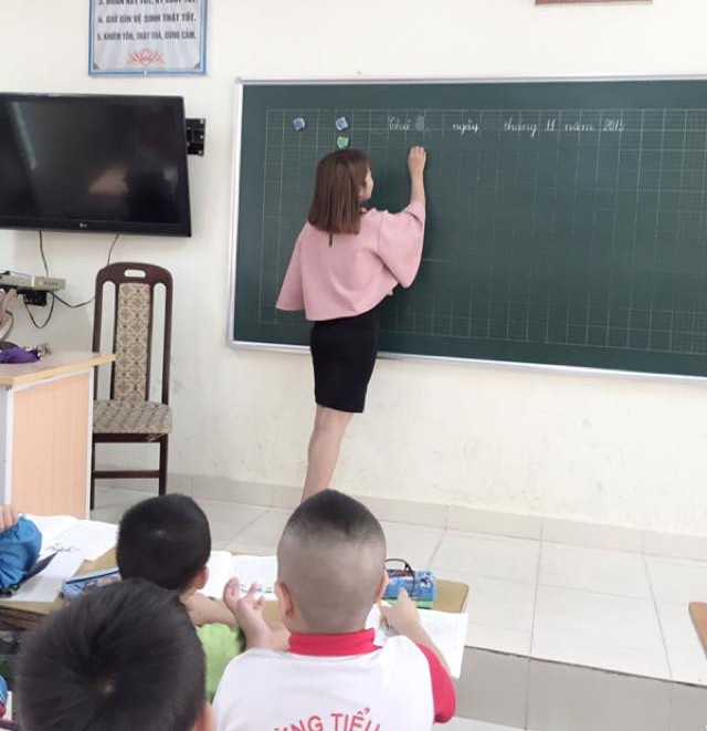 Trang facebook của cô bạn cũng sở hữu hơn 7000 lượt follow và thường xuyên đăng tải những bức ảnh gợi cảm, khoe thân hình cân đối.