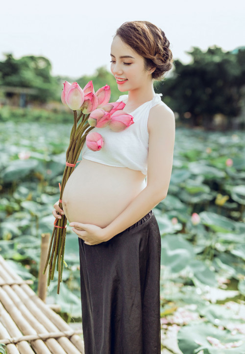 Hiện tại, cô giáo Hải Yến đang mang thai ở tuần 32. Tuy nhiên, dường như mang thai, cô nàng này lại càng nhuận sắc hơn.