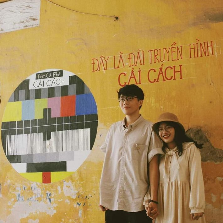 Những bức tường cũ của khu tập thể cũ, nhiều bức ảnh cực đẹp được các bạn trẻ thực hiện.