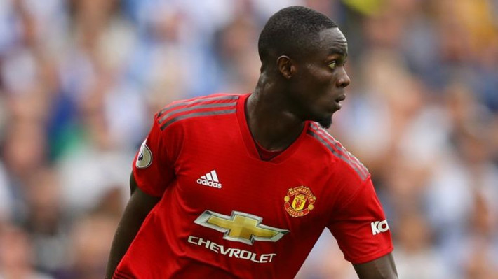 Arsenal hỏi mua trung vệ đang có phong độ sa sút của MU là Eric Bailly nhưng MU đã mạnh dạn đáp trả bằng cái lắc đầu quyết đoán.