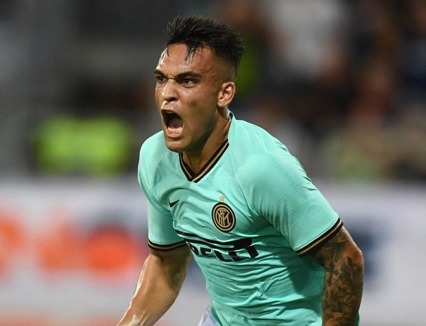 Theo Diario GOL, Cristiano Ronaldo muốn BLĐ Juventus chiêu mộ Lautaro Martinez trong kỳ chuyển nhượng tới. CR7 muốn Bà đầm già bỏ ra số tiền khoảng 111 triệu euro để vượt mặt Barcelona trong thương vụ này.