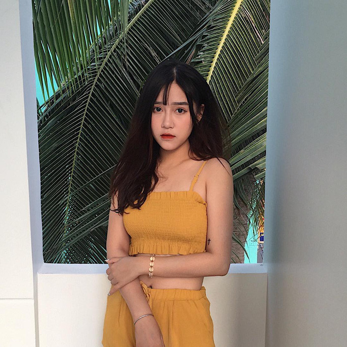 Đáp trả những ý kiến trái chiều hướng về mình, nữ sinh 2K1 cho biết cô tiếp thu những điều đó nhưng điều cốt yếu đó là Hải Ngân cảm thấy thoải mái với cách ăn mặc của mình.