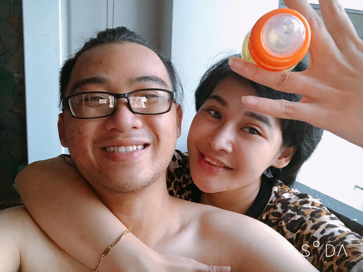 Chỉ với hành động tưởng chừng rất đơn giản nhưng cặp đôi Đông Nhi và Ông Cao Thắng lại thu hút sự yêu thích và chia sẻ rộng rãi của cư dân mạng.