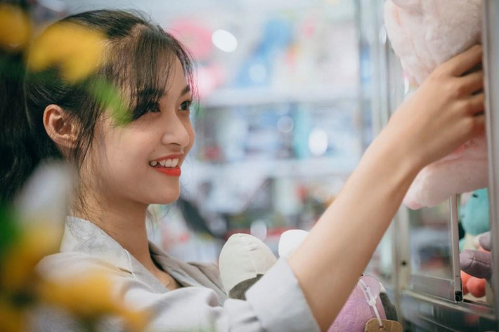 Ngoài thành tích học tập khủng Á hậu 10X còn sở hữu giọng hát ngọt ngào, từng tham gia một số cuộc thi văn nghệ tại địa phương.