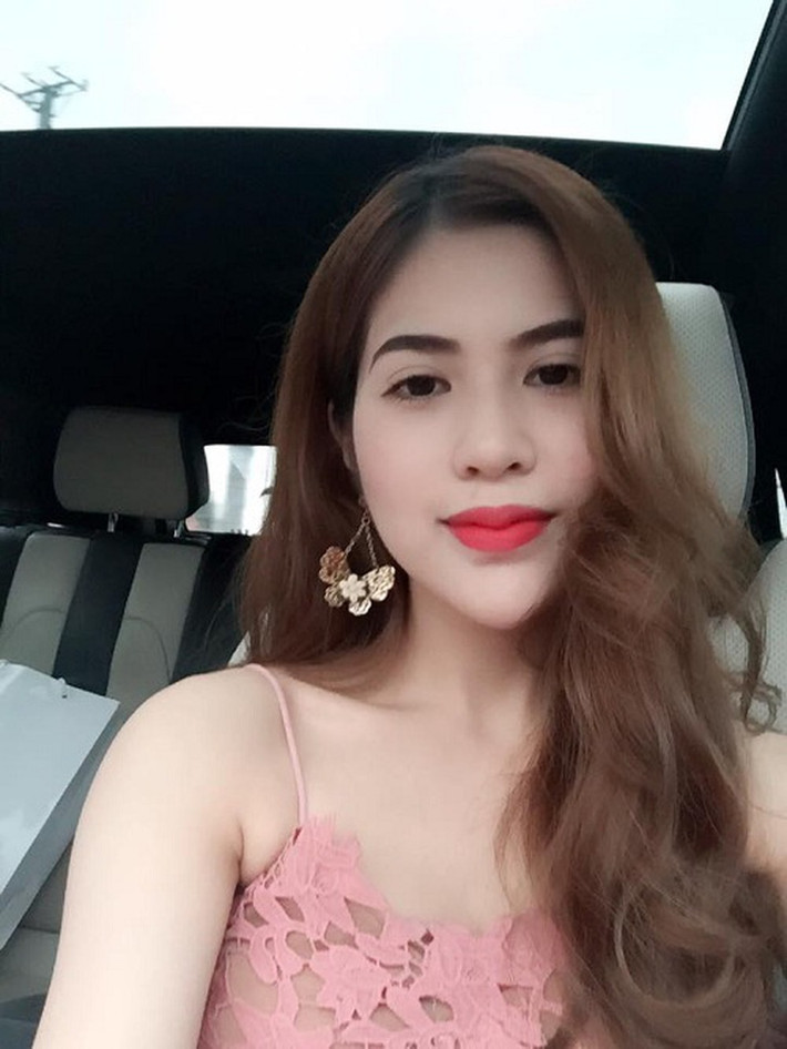 7 năm gắn bó của vợ chồng Việt Anh - Hương Trần đã chính thức khép lại khi cả hai đã hoàn tất thủ tục ly hôn từ một tháng trước.