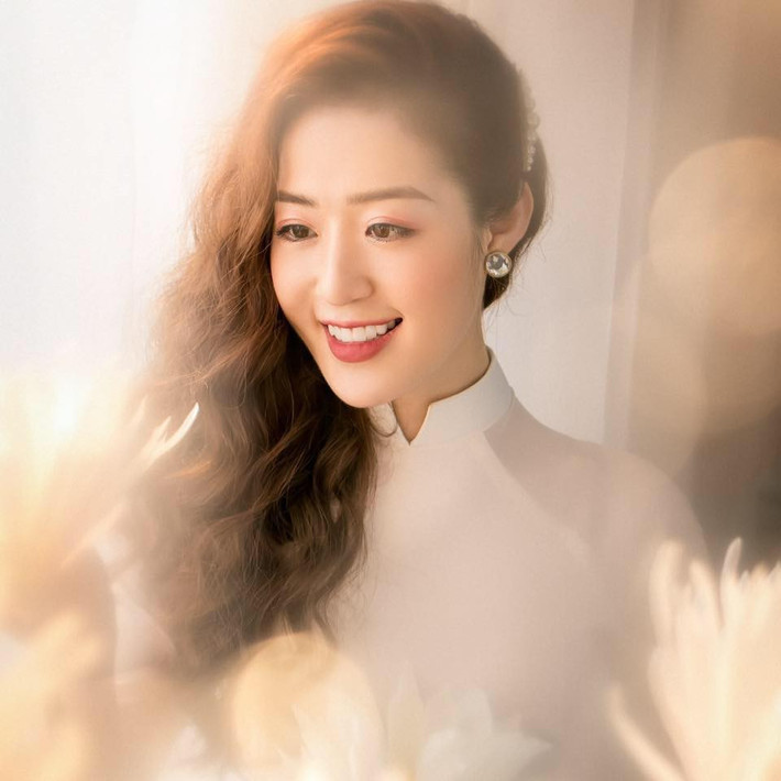 Chủ nhân của màn makeover vô cùng thành công đến nỗi khiến những người xung quanh lầm tưởng rằng cô đã nhờ đến công nghệ "dao kéo".