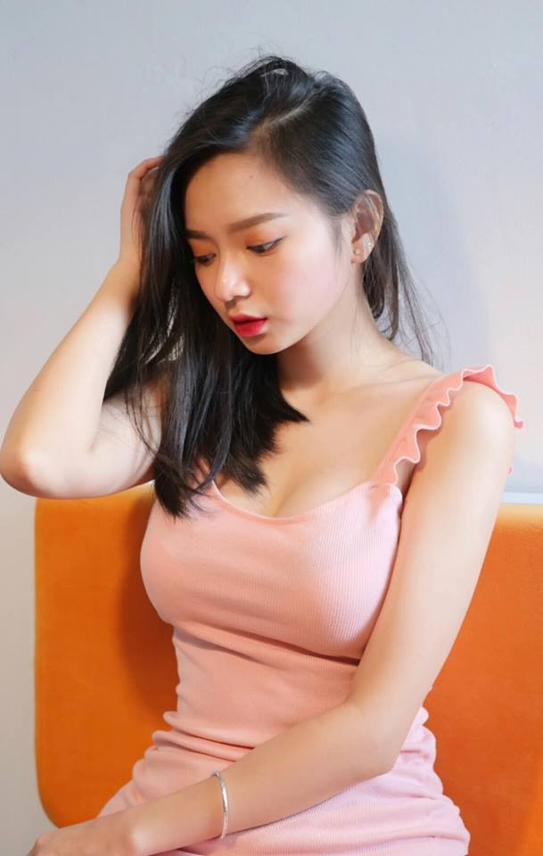 Nói về phong cách ảnh của mình, nữ sinh Hải Phòng cho biết mình định hướng theo con đường sexy, gợi cảm. Cô bạn cũng khẳng định đó chính là lợi thế của mình và thấy bản thân phù hợp.