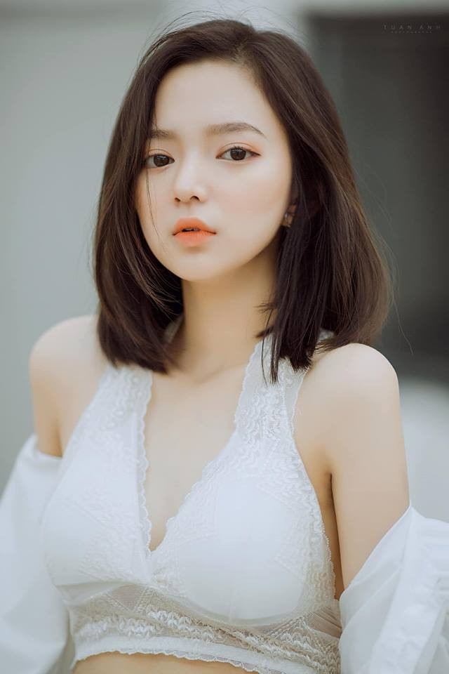 . Em đã cố gắng nhiều để chứng minh cho gia đình biết đó chỉ là công việc. Nó không có gì xấu như những gì mọi người vẫn nghĩ. Bây giờ mọi người đã ủng hộ và cổ vũ em trong các dự án mới." Kim Chi chia sẻ thêm.