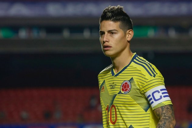 Chuyển nhượng cầu thủ từ RAI, Napoli không từ bỏ việc theo đuổi James Rodriguez từ Real Madrid, bất chấp sự khó khăn của phía thượng tầng của "nhà trắng" trong việc đòi hỏi quá cao cho thương vụ này.