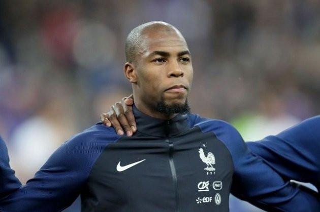 Chuyển nhượng bóng đá mới nhất từ Fox Sports Italy, AS Monaco đang cân nhắc triệu hồi Djibril Sidibe từ Everton vào tháng 1. Cũng nguồn tin này tiết lộ rằng cựu vương Ligue 1 có thể được khuyến khích cắt ngắn hợp đồng cho mượn Sidibe, nếu AC Milan đưa ra một đề nghị đủ hấp dẫn cho hậu vệ phải này trong giai đoạn chuyển nhượng mùa đông.
