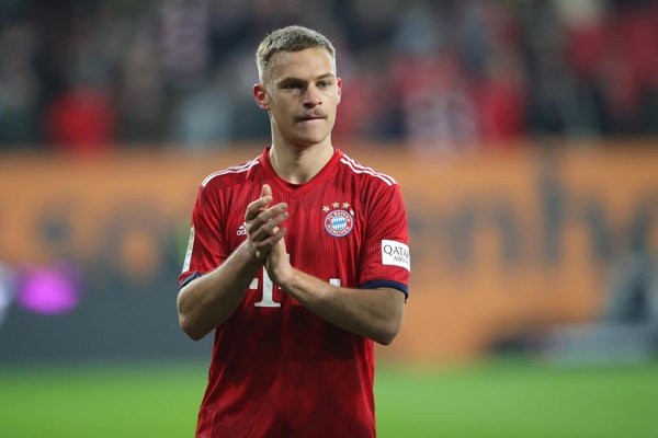 Messi muốn BLĐ Barca chiêu mộ Joshua Kimmich của Bayern Munich. Ngôi sao người Đức có sự thăng tiến vượt bậc trong vài năm qua. Anh được xem là người thừa kế vị trí bỏ lại của huyền thoại Philipp Lahm trong màu áo câu lạc bộ lẫn đội tuyển quốc gia.