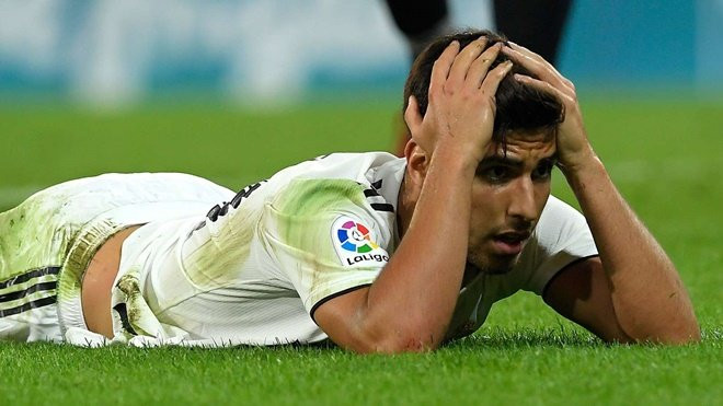 Nguồn tin từ FC Inter News.it, Inter Milan quyết định đưa ngôi sao thuộc biên chế Real Madrid, Marco Asensio vào tầm ngắm. Được biết, nửa xanh thành Inter từng hỏi mua tiền đạo người Tây Ban Nha trong kỳ chuyển nhượng mùa hè vừa rồi, song bị HLV Zinedine Zidane từ chối.