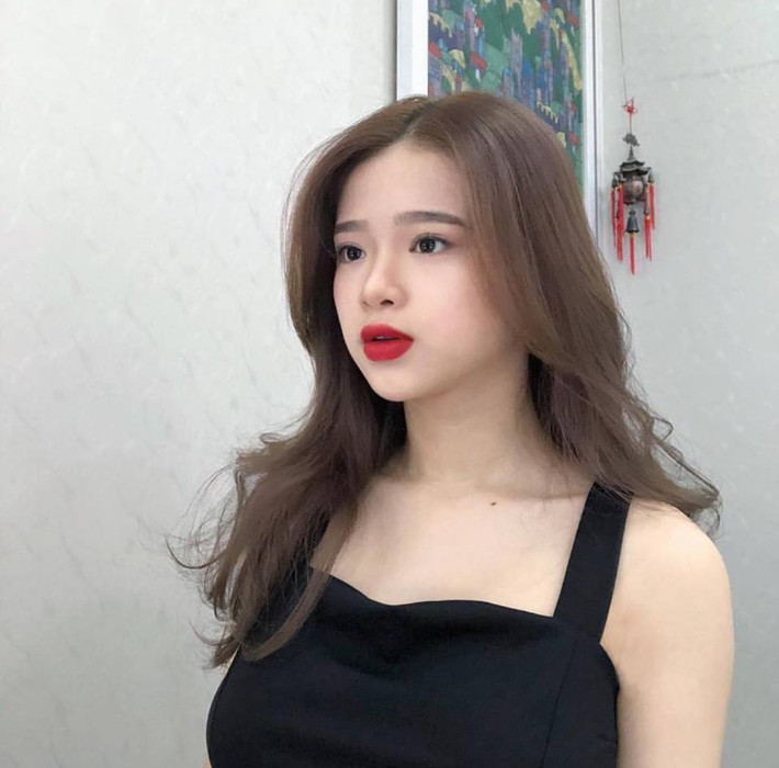 Những món đồ này đều được Linh Ka chia sẻ trên trang cá nhân với niềm tự hào không che giấu.