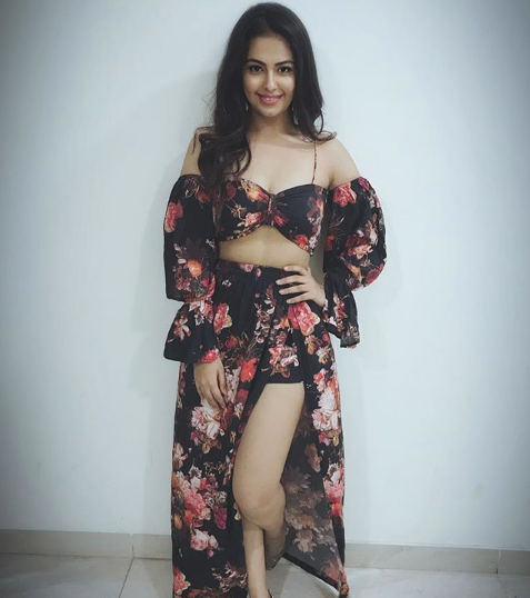 Quả không hổ danh "mỹ nữ Bollywood", Avika Gor hiện tại vẫn khiến bao người phải xao xuyến bởi nhan sắc ngày càng thăng hạng.