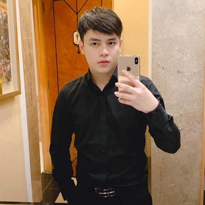 Soi xét lý lịch của Anh Thắng, anh chàng này được VFF tuyển chọn vào tháng 9 năm 2019 khi U22 Việt Nam ở PVF tập luyện chuẩn bị cho SEA Games 30. Trong thời gian tới, anh sẽ là trợ lý HLV Park Hang-seo chinh phục giải U23 Châu Á.