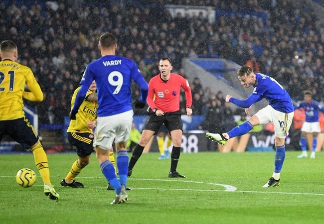 Theo Daily Mail, Maddison vẫn đang chần chừ trong việc ký mới, và có thể đợi cho đến cuối mùa giải trước khi ra quyết định dứt khoát. Đây cũng là cơ hội lớn để Man Utd đàm phán với 'nhạc trưởng trong mơ' của mình.