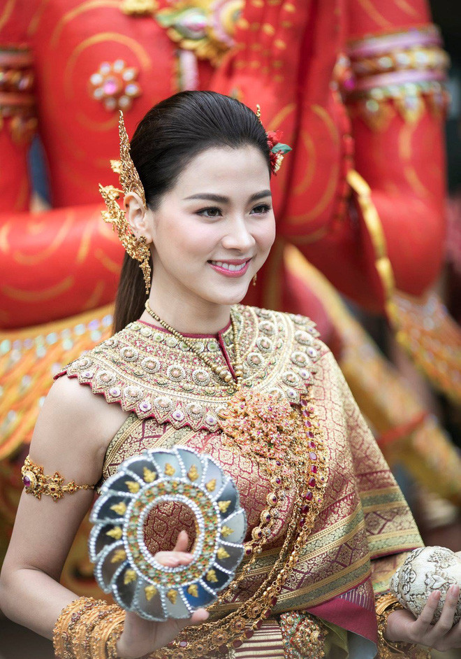 Vào trung tuần tháng 4 hàng năm, người dân du lịch khắp nơi lại háo hức khăn gói lên đường để được hòa mình vào Tết té nước Songkran tại Thái Lan.
