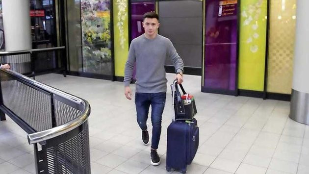 Theo nguồn tin từ tờ Telegraaf, Ajax vừa mới chiêu mộ một hậu vệ đồng hương với Tagliafico, Lisandro Martinez vào sáng thứ Hai. Được biết, đương kim vô địch Eredivisie phải trả cho câu lạc bộ chủ quản của Martinez, Defensa y Justicia mức phí 7 triệu bảng để mang anh về thủ đô Hà Lan.