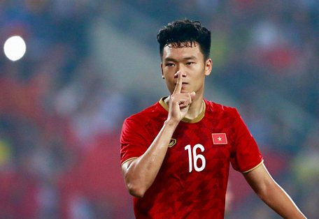 Sự xuất hiện của Thành Chung trong đợt tập trung ĐTQG dự King's Cup lần này, HLV Park Hang-seo sẽ có thêm nhiều phương án trong việc phát triển trạng thái từ phòng ngự sang tấn công.