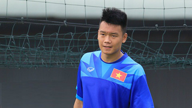 Với NHM, cái tên Nguyễn Thành Chung không còn quá xa lạ khi trung vệ đang thi đấu cho CLB Hà Nội FC này từng góp mặt trong nhiều cấp độ đội tuyển bóng đá nam Việt Nam. Tuy nhiên, lần được gọi thay thế Đình Trọng mới là lần đầu tiên Thành Chung được khoác lên mình chiếc áo của ĐTQG.