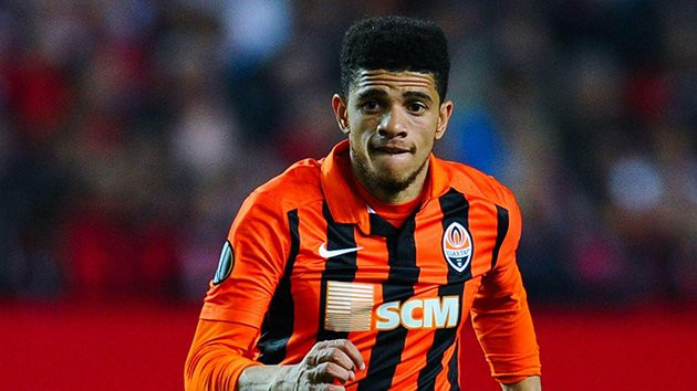 Giám đốc kĩ thuật CLB AC Milan - Paolo Maldini tìm cách nối lại đàm phán với Shakhtar Donetsk để hỏi mua Taison. Trước đó, đội bóng thành Milan đã nỗ lực chiêu mộ tiền vệ người Brazil trong ngày cuối cùng của phiên chợ mùa hè nhưng không thành công.
