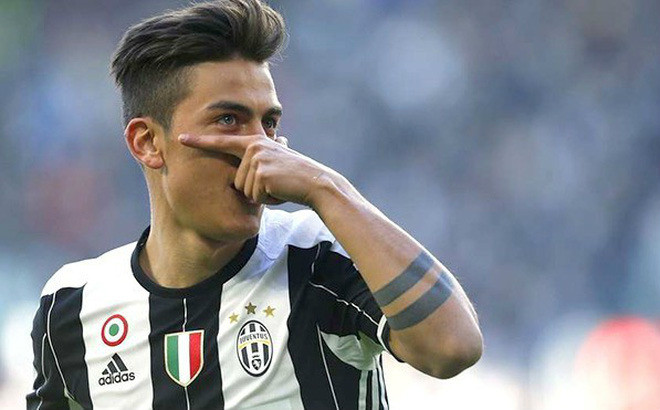 Theo Tuttomercato, Bayern Munich đã sẵn sàng nhảy vào cuộc đua giành lấy sự phục vụ của Paulo Dybala vào mùa Hè tới. Chủ tịch Karl Heniz-Rummenigge của Bayern vốn là một người rất hâm mộ tài năng của Dybala, và việc ông sẽ làm mọi cách để có được ngôi sao người Argentina là điều không quá khó hiểu.