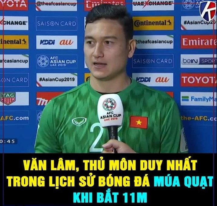 Pha múa quạt của Văn Lâm trước loạt 11m đã có tác động tâm lý to lớn tới Jordan.
