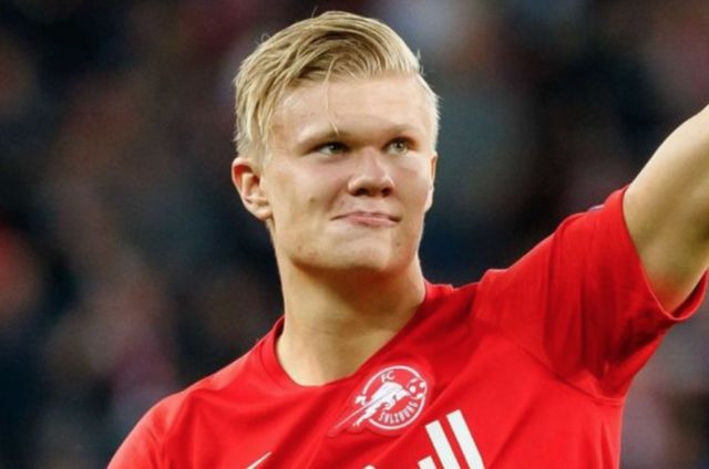 Theo nguồn tin từ Don Balon, Barca đang nắm lợi thế trong cuộc đua đến chữ ký của cầu thủ Erling Haaland khi người đại diện của anh, Mino Raiola đồng ý bán Haaland cho Barca nếu họ chồng đủ số tiền 65 triệu euro lên bàn đàm phán.