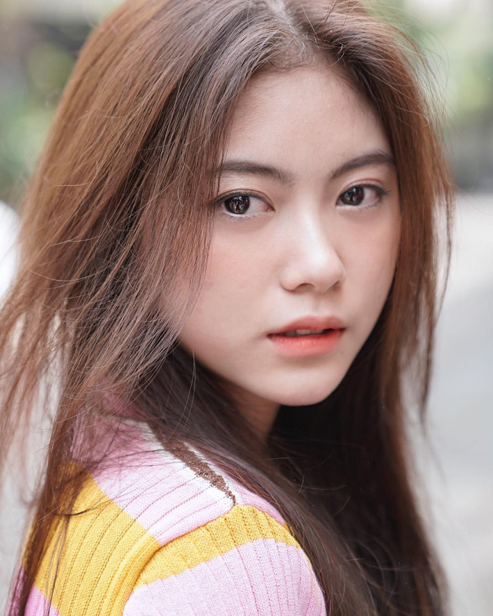 Sở hữu vẻ đẹp từ gương mặt đến hình thể, hot girl Instagram mới nổi có nickname @chanhcoco_ khiến CĐM mê mẩn, cũng bởi vậy là điểm tự để mang đến tiền tài cũng như sự nổi tiếng cho cô bạn.