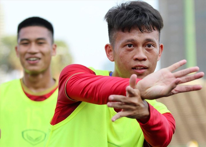 Trong khi Hoàng Đức sẽ là người phân phối bóng cho tuyến trên thì Thanh Sơn sẽ là người thi đấu thấp hơn và thiên về khả năng điều tiết nhịp độ trận đấu.