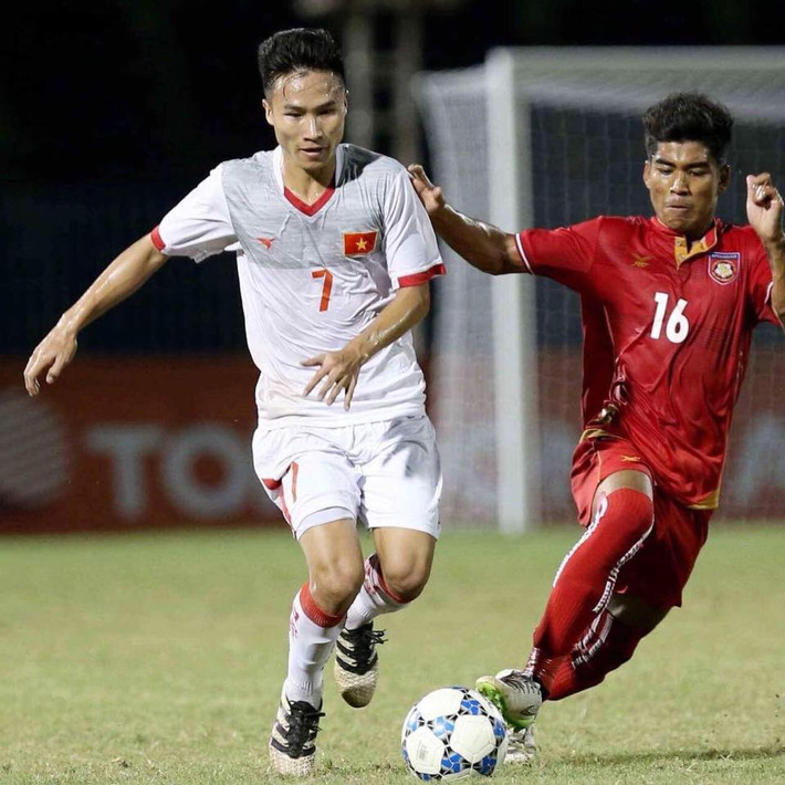 Còn khi được gọi lên tuyển U23 Việt Nam, Việt Hưng rất phù hợp với yêu cầu của HLV Park Hang-seo và không bất ngờ khi anh nhanh chóng chiếm được niềm tin từ ông thầy người Hàn Quốc sau những nỗ lực trên sân tập.