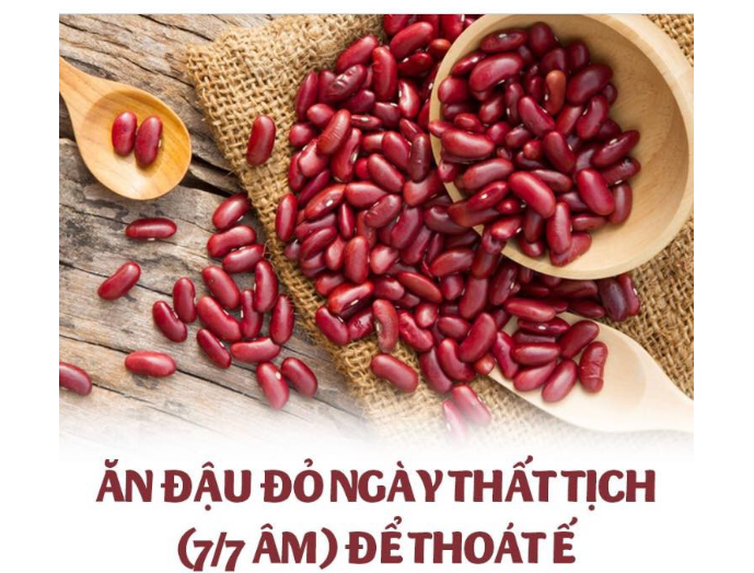 Sáng ngày 7/8 trên MXH, rất nhiều người cảm thấy lạ vì khắp nơi trên MXH tràn ngập những bức hình đậu đỏ kèm theo lời nhắn: "7/7 nhớ ăn đậu đỏ cầu duyên!".