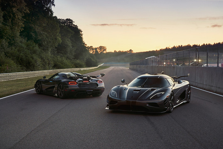 Nhằm kết thúc vòng đời sản xuất của Agera, Koenigsegg đã tung ra hai phiên bản đặc biệt của dòng xe này mang tên Thor và Vader. Được xây dựng trên nền tảng Agera RS, Thor và Vader được trang bị dàn thân vỏ bằng carbon kết hợp các chi tiết khí động học đắt tiền. Hai chiếc Agera cuối cùng sở hữu khối động cơ tăng áp kép V8 5.0L được tinh chỉnh để cho ra công suất lên tới 1.341 mã lực (1 mW) - phế truất ông hoàng Bugatti Chiron trên đường đua tốc độ.