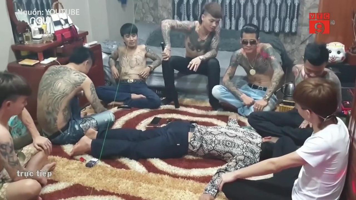 Từ khi ra tù, ngoài làm các video đăng lên Youtube thì Khá "Bảnh" không có nghề nghiệp nào khác. Kẻ này thường giao du, quan hệ với những thành phần phức tạp trong xã hội và thường bỏ nhà đi.