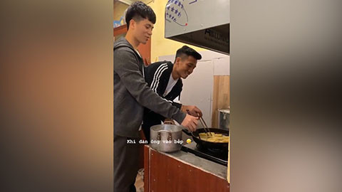 Đình Trọng và Tiến Dũng là một trong số những đôi bạn thân cùng nhau trưởng thành trong màu áo của U23 Việt Nam cách đây 1 năm. Sau đó, chặng đường thành công của 2 cầu thủ này gắn với các đội tuyển Việt Nam từ ASIAD, AFF Cup.