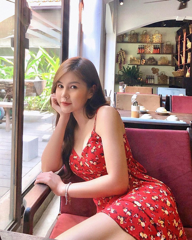Thời gian gần đây, ngoài công việc, nữ MC Thu Hoài dành nhiều thời gian tập luyện thể thao. Trên trang cá nhân, 9X thường xuyên chia sẻ hình ảnh ở phòng tập và chế độ ăn khoa học.