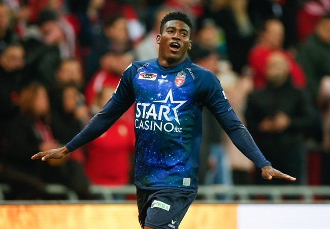 Trên trang chủ của mình, Liverpool chính thức thông báo để tiền đạo Taiwo Awoniyi gia nhập Mainz 05 theo dạng cho mượn đến hết mùa 2019/20. Đây đươc xem là phương án tốt nhất cho sao mai người Nigeria khi anh không có nhiều cơ hội cạnh tranh suất đá chính.