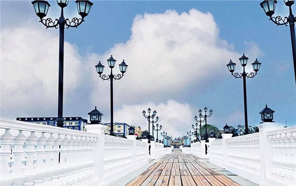 Châu Âu là nơi hòa quyện của vẻ đẹp cổ điển và hiện đại, nơi hội tụ của các thành phố đẹp nhất thế giới mà ai cũng mong đặt chân đến. Mới đây, trên MXH các bạn trẻ giới thiệu 1 điểm đến được mệnh danh "châu Âu thu nhỏ" ở Thanh Hóa.