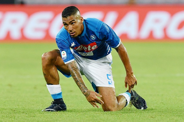 Nguồn tin từ Tuttomercatoweb cho hay, HLV Pep Guardiola nhắm đến tiền vệ Allan của Napoli. Theo đó, Man xanh sẵn sàng trả 100 triệu euro để có ngôi sao người Brazil ngay trong tháng 1 này.