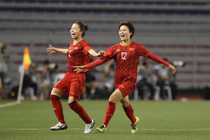 Chiếc HCV môn bóng đá nữ SEA Game 30 là phần thưởng vô cùng xứng đáng cho những nỗ lực của các cô gái Việt Nam đã hy sinh trong thời gian qua.